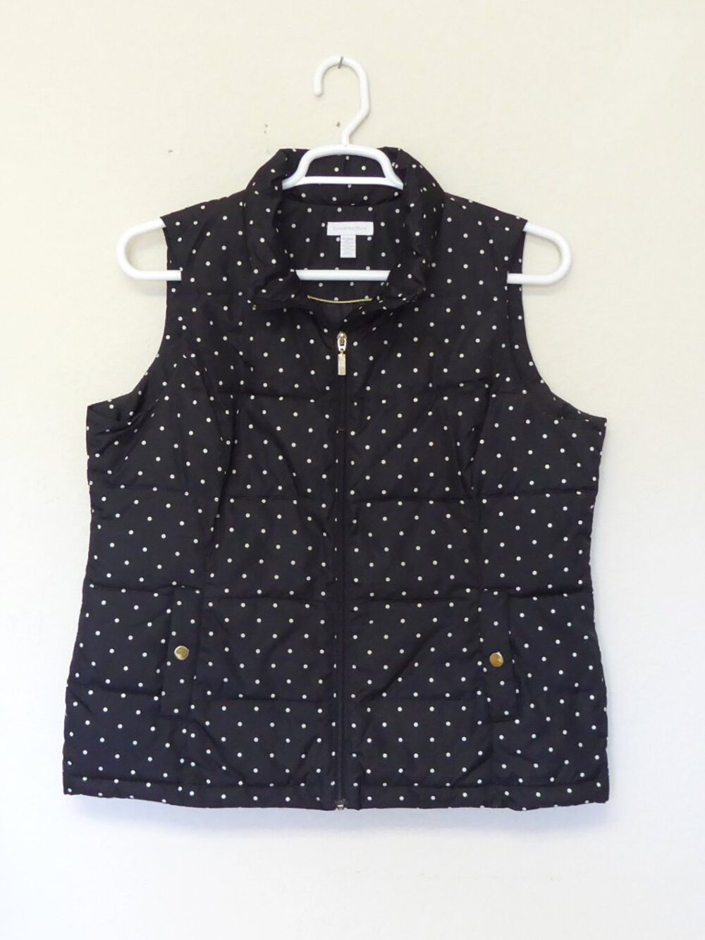 Charter club black and white polka dot quilted puffer vest labeled size XL